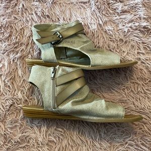 Blowfish Malibu tan zip up sandals, sz 8 1/2